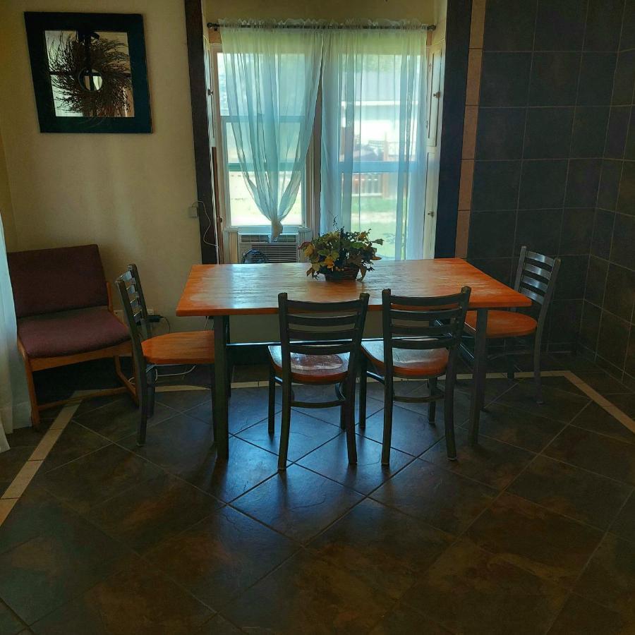 Vintage Cozy Family Home Near National Parks Saint Anthony Luaran gambar